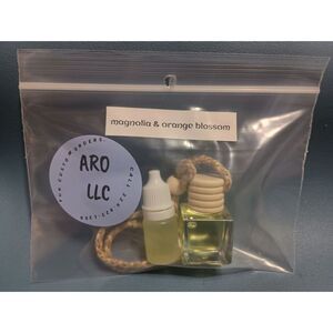 "Magnolia & Orange Blossom" Hanging Car Diffuser- 8 ml plus refill
